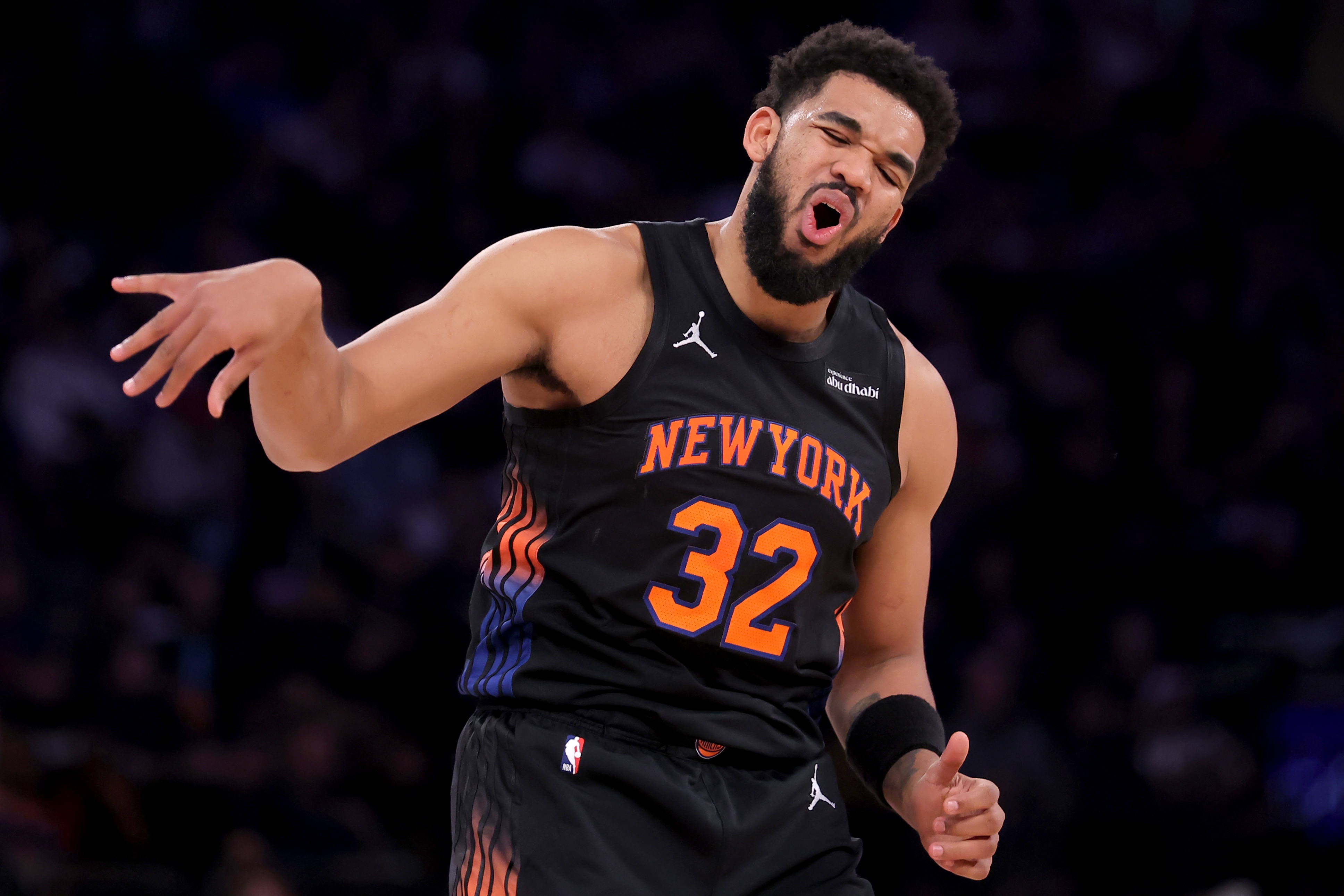 拓媒：唐斯的技能包适合我们 但有些懒散傻气 约基奇搞怪但不懒散