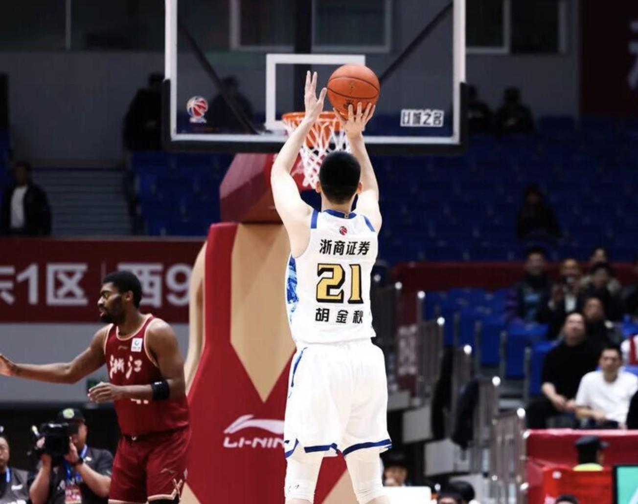 NBA直播-胡金秋超越陶汉林，升至CBA历史篮板榜第8位